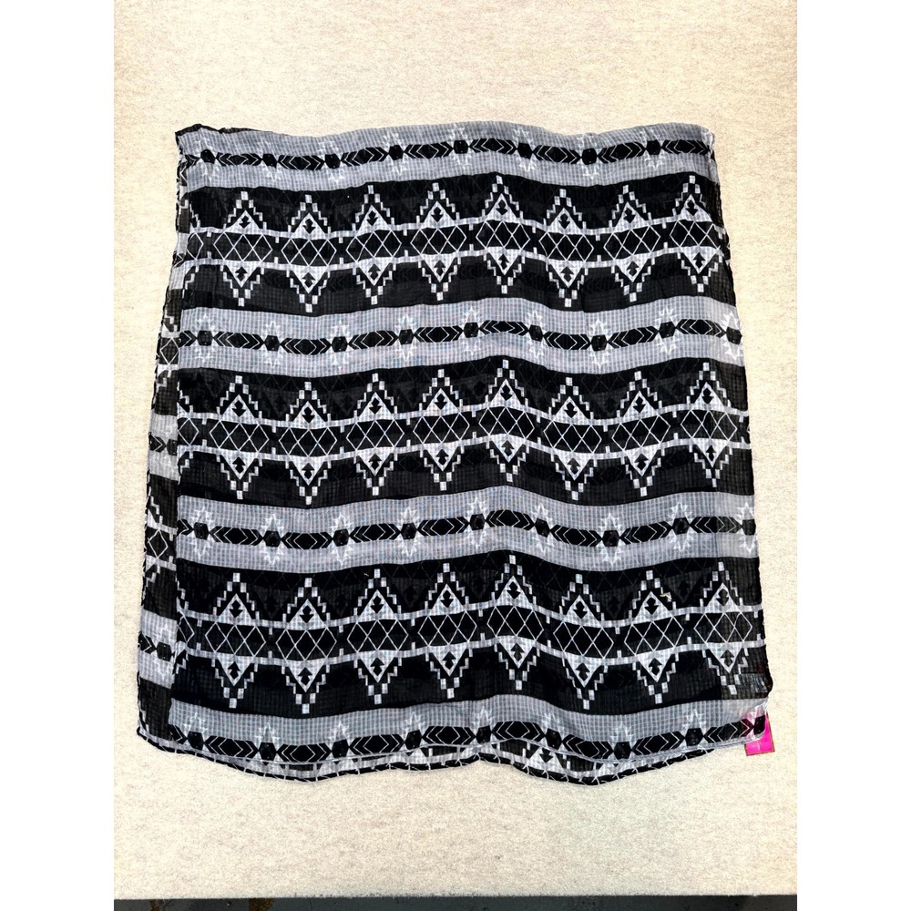 Lake Shore Drive Scarf Women One Size Black White Geometric Tribal Print Fashion